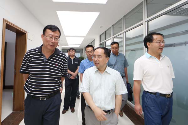 银监会云南监督管理局王朝第局长一行到云天化集团调研
