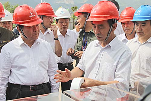 云南省省委副书记、省长李纪恒到昆明纽米科技调研